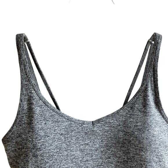 Vuori Tank Size L Gray Grey Bra Crop Top Athleisure Gym Pilates Yoga Comfy Fall - Picture 9 of 16